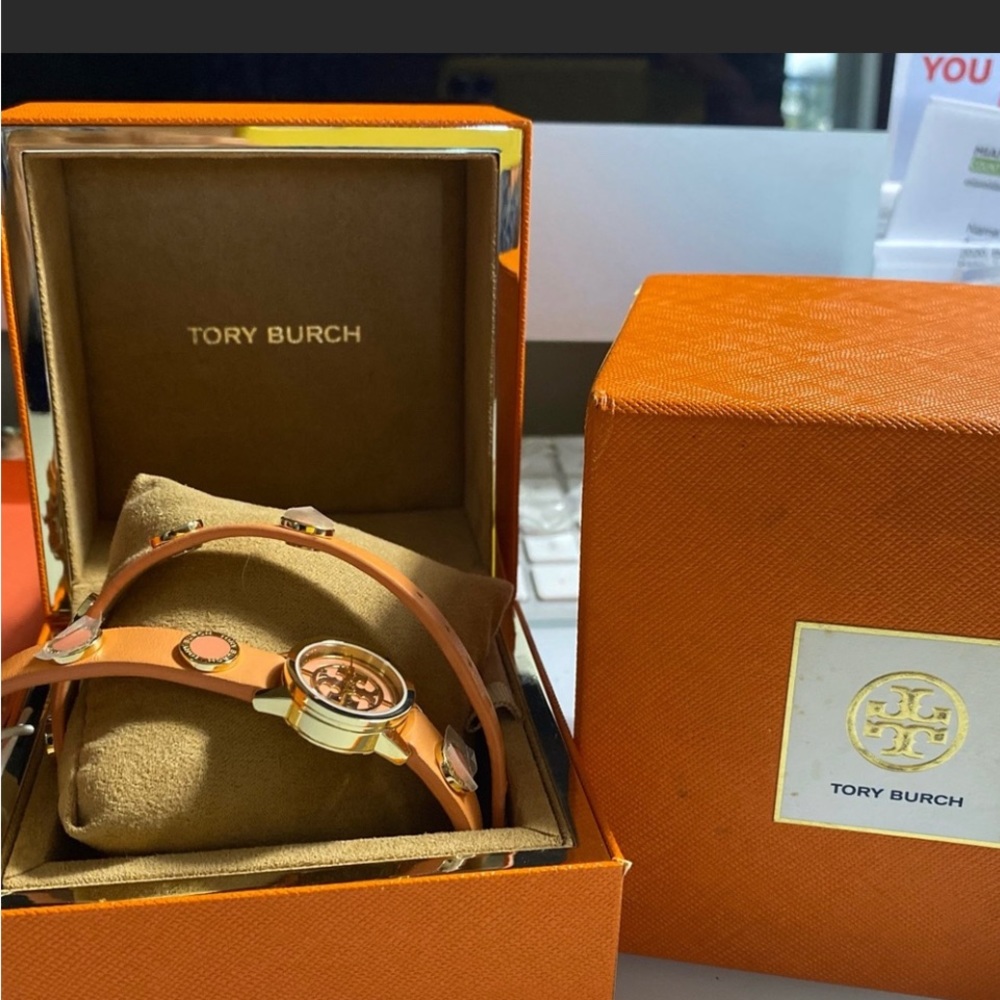 New in box !!TORY BURCH REVA Mini Double Wrap Leather & Gold Watch .